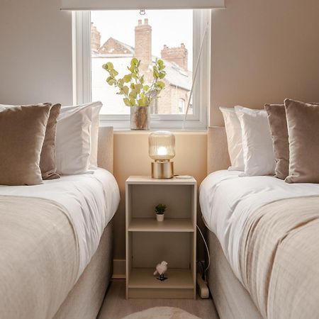 Stylish & Recently Refurbished Chester Apartment - Up To 6 エクステリア 写真