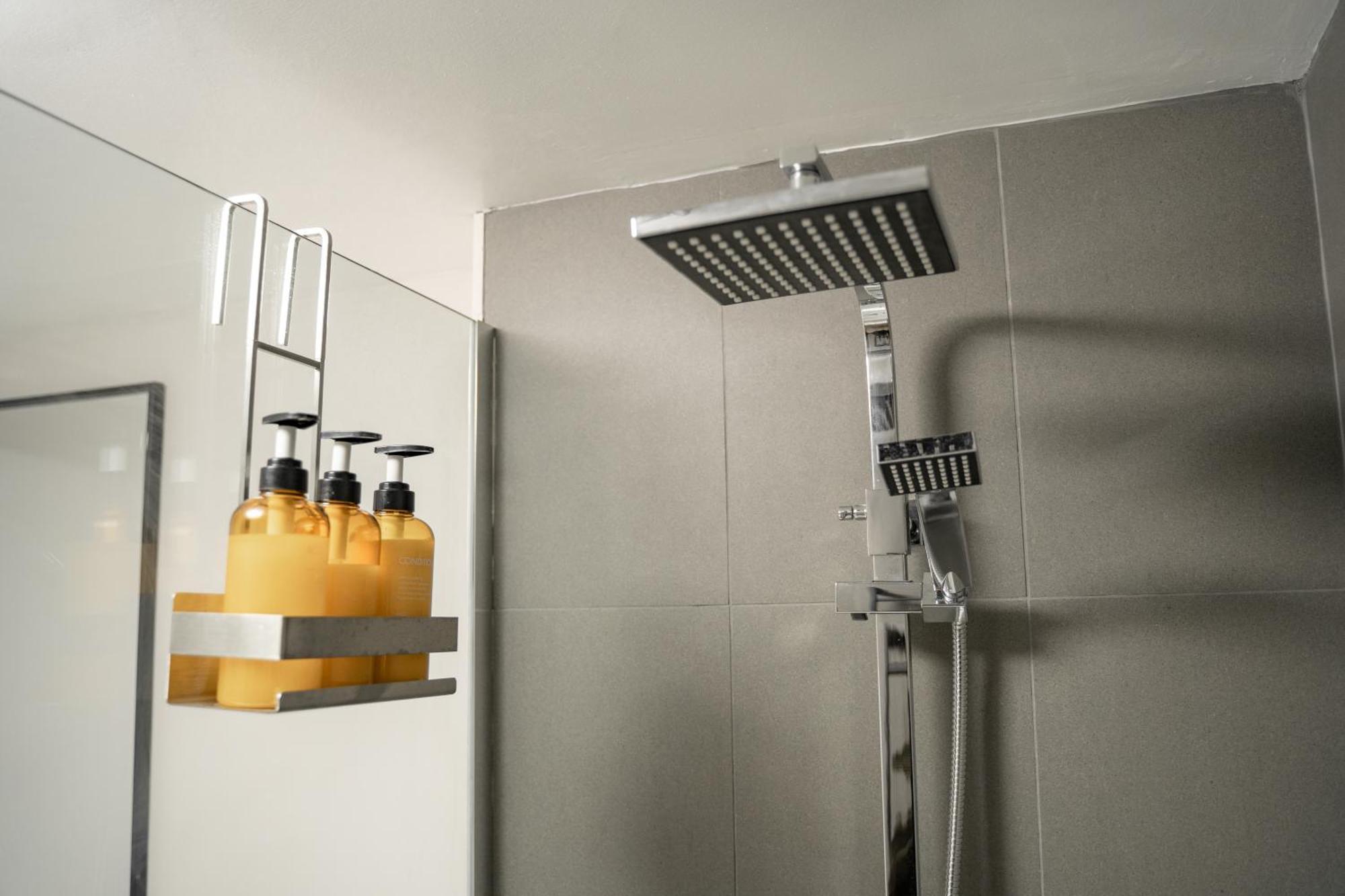Stylish & Recently Refurbished Chester Apartment - Up To 6 エクステリア 写真