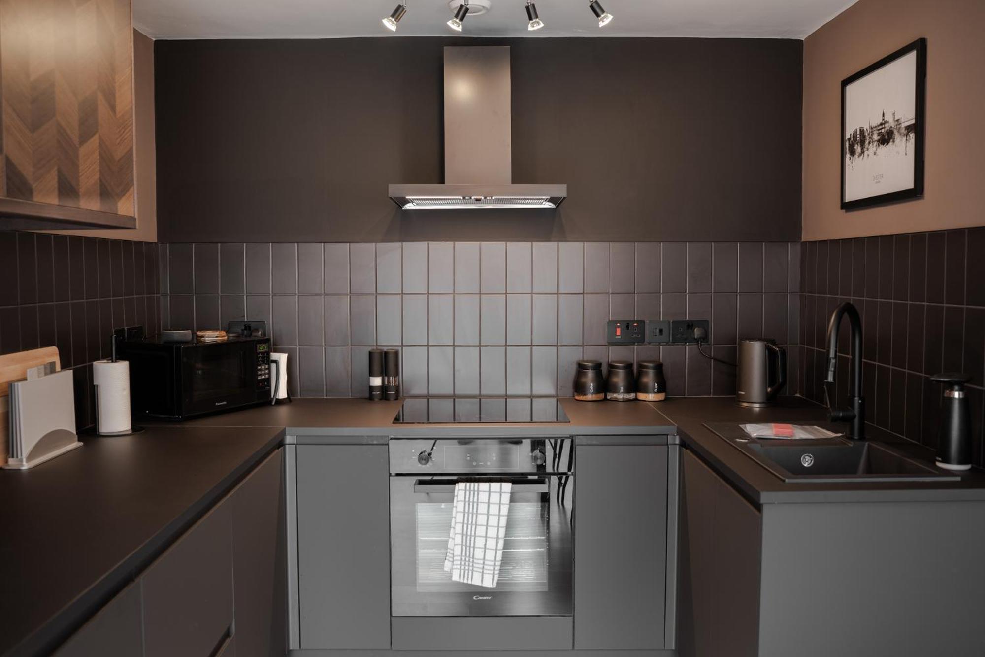 Stylish & Recently Refurbished Chester Apartment - Up To 6 エクステリア 写真